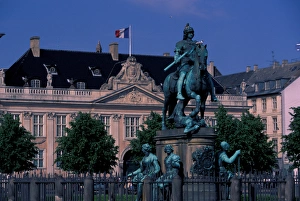Europe, Denmark, Copenhagen, statue and palace Europe, Denmark, Copenhagen, statue and palace