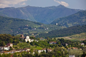 Europe; Italy; Lucca; Lucca and the surrounding hillsides Europe; Italy; Lucca; Lucca and the surrounding hillsides