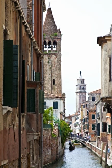 Europe; Italy; Venice; Gondoleirs Traveling Back Canal Europe; Italy; Venice; Gondoleirs Traveling Back Canal