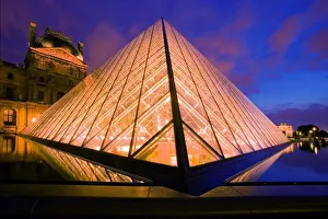 France, Paris. The Louvre museum at twilight. Credit as: Jim Zuckerman / Jaynes Gallery France, Paris. The Louvre museum at twilight. Credit as: Jim Zuckerman / Jaynes Gallery