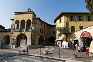 Gardone Alta, Lago di Garda, Lombardia, Italy Gardone Alta, Lago di Garda, Lombardia, Italy