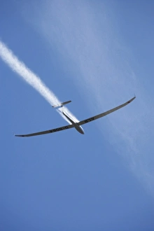 Glider Pilot Patrick Puskeiler (Germany), Dropping Water Ballast, FAI World Sailplane Grand Prix Glider Pilot Patrick Puskeiler (Germany), Dropping Water Ballast, FAI World Sailplane Grand Prix