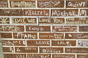 Hand written meassages on the wall outside Graceland bid farewell to Elvis Hand written meassages on the wall outside Graceland bid farewell to Elvis