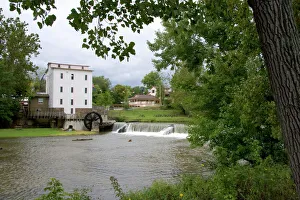 The historic Roller Mill on the Big Raccoon Creek at Mansfield, Indiana The historic Roller Mill on the Big Raccoon Creek at Mansfield, Indiana