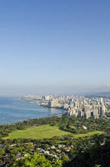 Honolulu from atop Diamond Head State Monument (Leahi Crater), Honolulu, Oahu, Hawaii Honolulu from atop Diamond Head State Monument (Leahi Crater), Honolulu, Oahu, Hawaii