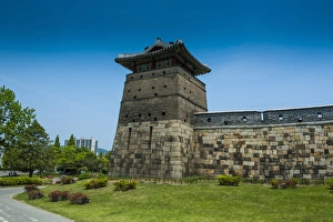 Huge stone walls around the Unesco world heritage sight the fortress of Suwon, South Huge stone walls around the Unesco world heritage sight the fortress of Suwon, South