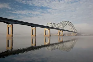 IA, Dubuque, Julien Dubuque bridge, spans the Mississippi River between Iowa and Illinois IA, Dubuque, Julien Dubuque bridge, spans the Mississippi River between Iowa and Illinois