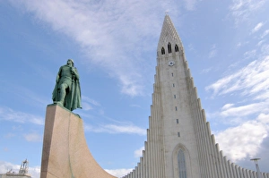Iceland, Reykjavik, Hallgrimskirkja, Leif Eriksson Iceland, Reykjavik, Hallgrimskirkja, Leif Eriksson