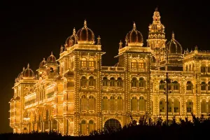 INDIA, Karnataka, Mysore : Majarajas Palace (b. 1912, Henry Irwin, British Architect) INDIA, Karnataka, Mysore : Majarajas Palace (b. 1912, Henry Irwin, British Architect)