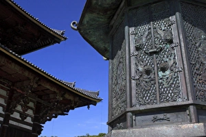 An intricate metal lantern at the entrance to Daimonji Temple, home to the giant An intricate metal lantern at the entrance to Daimonji Temple, home to the giant