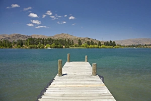 Jetty, Lake Dunstan, Cromwell, Central Otago, South Island, New Zealand Jetty, Lake Dunstan, Cromwell, Central Otago, South Island, New Zealand