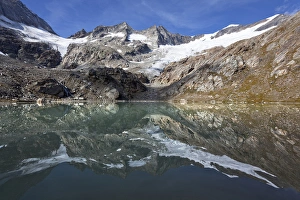 lake Simonysee and the glacier Simonykees in the National Park Hohe Tauern which lake Simonysee and the glacier Simonykees in the National Park Hohe Tauern which