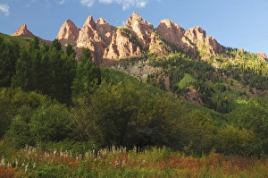 Late Afternoon Mountain Glow at the Maroon Bells Wilderness: Aspen, Colorado, USA Late Afternoon Mountain Glow at the Maroon Bells Wilderness: Aspen, Colorado, USA