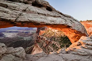Mesa Arch on the Island in the Sky, Canyonlands National Park, Utah, USA Mesa Arch on the Island in the Sky, Canyonlands National Park, Utah, USA