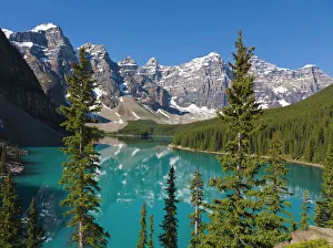 Popular themes/canadian rockies/moraine lake canadian rockies alberta canada Popular themes/canadian rockies/moraine lake canadian rockies alberta canada