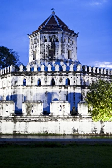 An old fortress on the side of the Chao Phraya River in Bangkok, Thailand An old fortress on the side of the Chao Phraya River in Bangkok, Thailand