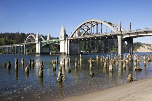 OR, Florence, Siuslaw River Bridge, built in 1936; on highway 101 OR, Florence, Siuslaw River Bridge, built in 1936; on highway 101