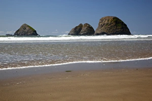 OR, Oceanside Beach State Wayside, Oceanside Beach and seastacks OR, Oceanside Beach State Wayside, Oceanside Beach and seastacks