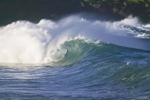 Pacific storm waves, North Shore of Oahu, Hawaii Pacific storm waves, North Shore of Oahu, Hawaii