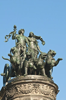 Panther Quadriga sculpture atop the Semperoper (opera house), Dresden, Germany Panther Quadriga sculpture atop the Semperoper (opera house), Dresden, Germany