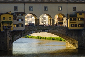 Ponte Vecchio and the Arno River, Florence, Tuscany, Italy Ponte Vecchio and the Arno River, Florence, Tuscany, Italy