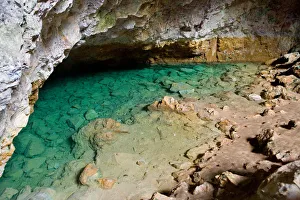 Pool, Ruatapu Cave, Orakei Korako Thermal Area, between Rotorua and Taupo, North Island Pool, Ruatapu Cave, Orakei Korako Thermal Area, between Rotorua and Taupo, North Island