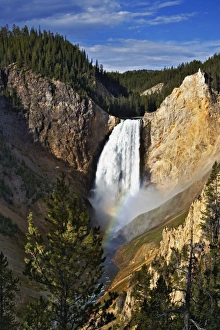 Rainbow on Lower Yellowstone Falls, Yellowstone National Park, Wyoming/Montana Rainbow on Lower Yellowstone Falls, Yellowstone National Park, Wyoming/Montana