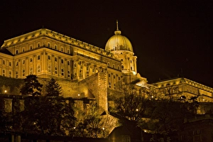Seeing the sites of Budapest Huogary from the Danube River Seeing the sites of Budapest Huogary from the Danube River