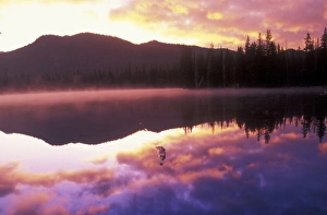 Sparks Lake, Deschutes National Forest, Central Oregon Sparks Lake, Deschutes National Forest, Central Oregon