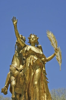 Statue in Grand Army Plaza Central Park, New York City, NY, USA Statue in Grand Army Plaza Central Park, New York City, NY, USA