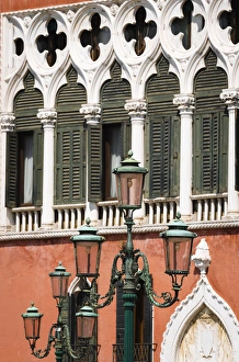 Street lamp and Venetian Gothic architecture at Palazzo Dandolo, Venice, Veneto, Italy Street lamp and Venetian Gothic architecture at Palazzo Dandolo, Venice, Veneto, Italy