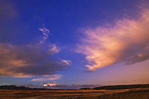 Sunrise, Hayden Valley, Yellowstone National Park, Wyoming/Montana Sunrise, Hayden Valley, Yellowstone National Park, Wyoming/Montana