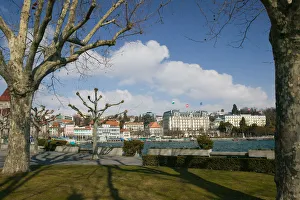 SWITZERLAND-(Vaud)-LAUSANNE (OUCHY):View of the town of OUCHY Shore of Lake Geneva SWITZERLAND-(Vaud)-LAUSANNE (OUCHY):View of the town of OUCHY Shore of Lake Geneva