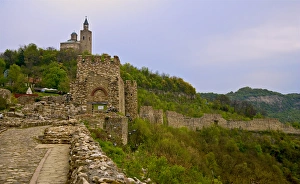 A tour of the Tzarevetz Fortress and its countryside A tour of the Tzarevetz Fortress and its countryside
