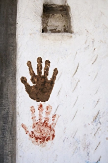 Traditional residence, wall decorated by hand print, Jojawar, Rajasthan, India Traditional residence, wall decorated by hand print, Jojawar, Rajasthan, India