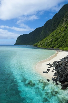 Turqoise water and white sand beach at Ofu Island, ManuAA´a island group, American Samoa Turqoise water and white sand beach at Ofu Island, ManuAA´a island group, American Samoa