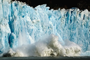USA, Alaska, Tracy Arm - Fjords Terror Wilderness, Huge column of ice calves USA, Alaska, Tracy Arm - Fjords Terror Wilderness, Huge column of ice calves