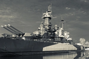 USA, North Carolina, Wilmington, Battleship USS North Carolina, BB-55, late afternoon USA, North Carolina, Wilmington, Battleship USS North Carolina, BB-55, late afternoon