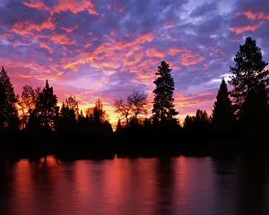 USA, Oregon, Bend, Deschutes River at sunrise USA, Oregon, Bend, Deschutes River at sunrise