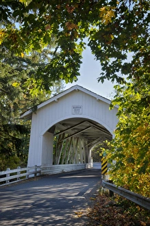 USA, Oregon, Scio, the Hannah Bridge, covered bridge over Thomas Creek in early Autumn USA, Oregon, Scio, the Hannah Bridge, covered bridge over Thomas Creek in early Autumn