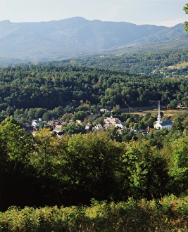 USA, Vermont, Stowe, View of town with mountain USA, Vermont, Stowe, View of town with mountain