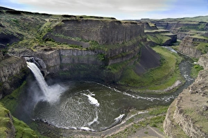 USA, WA, Palouse Falls State Park. Palouse River drops 198 feet at Palouse Falls USA, WA, Palouse Falls State Park. Palouse River drops 198 feet at Palouse Falls