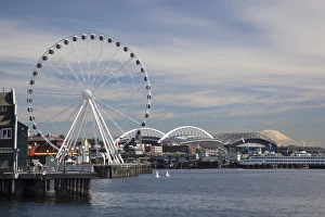 WA, Seattle, The Seattle Great Wheel, at Pier 57 on the waterfront WA, Seattle, The Seattle Great Wheel, at Pier 57 on the waterfront