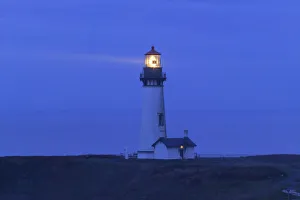 Yaquina Head Lighthouse, near Newport, Oregon Coast Yaquina Head Lighthouse, near Newport, Oregon Coast