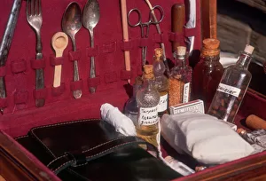 Medical kit in the Civil War, 1860s Medical kit in the Civil War, 1860s