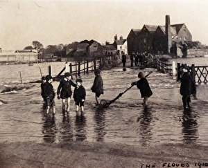 Old Mill at Sidlesham, surrounded by floods. 1910 Old Mill at Sidlesham, surrounded by floods. 1910