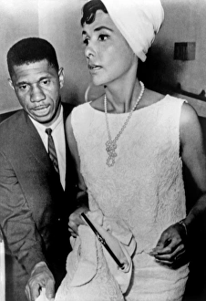 LENA HORNE (1919-2010). American singer LENA HORNE (1919-2010). American singer