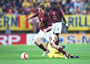 Alex Hleb (Arsenal) Diego Forlan (Villarreal). Villarreal 0:0 Arsenal Alex Hleb (Arsenal) Diego Forlan (Villarreal). Villarreal 0:0 Arsenal