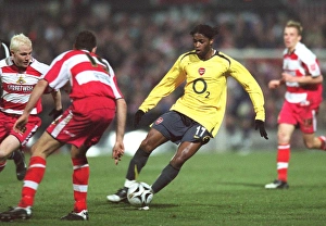 Alex Song (Arsenal) Nick Fenton (Doncaster). Doncaster Rovers 2:2 Arsenal Alex Song (Arsenal) Nick Fenton (Doncaster). Doncaster Rovers 2:2 Arsenal