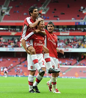 Andrey Arsahvin celebrates scoring the 1st Arsenal Andrey Arsahvin celebrates scoring the 1st Arsenal